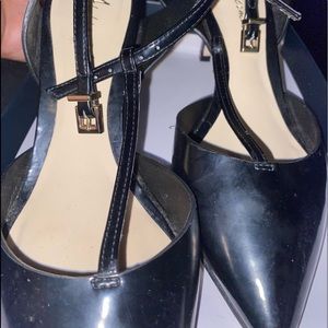 Women black kitten heel